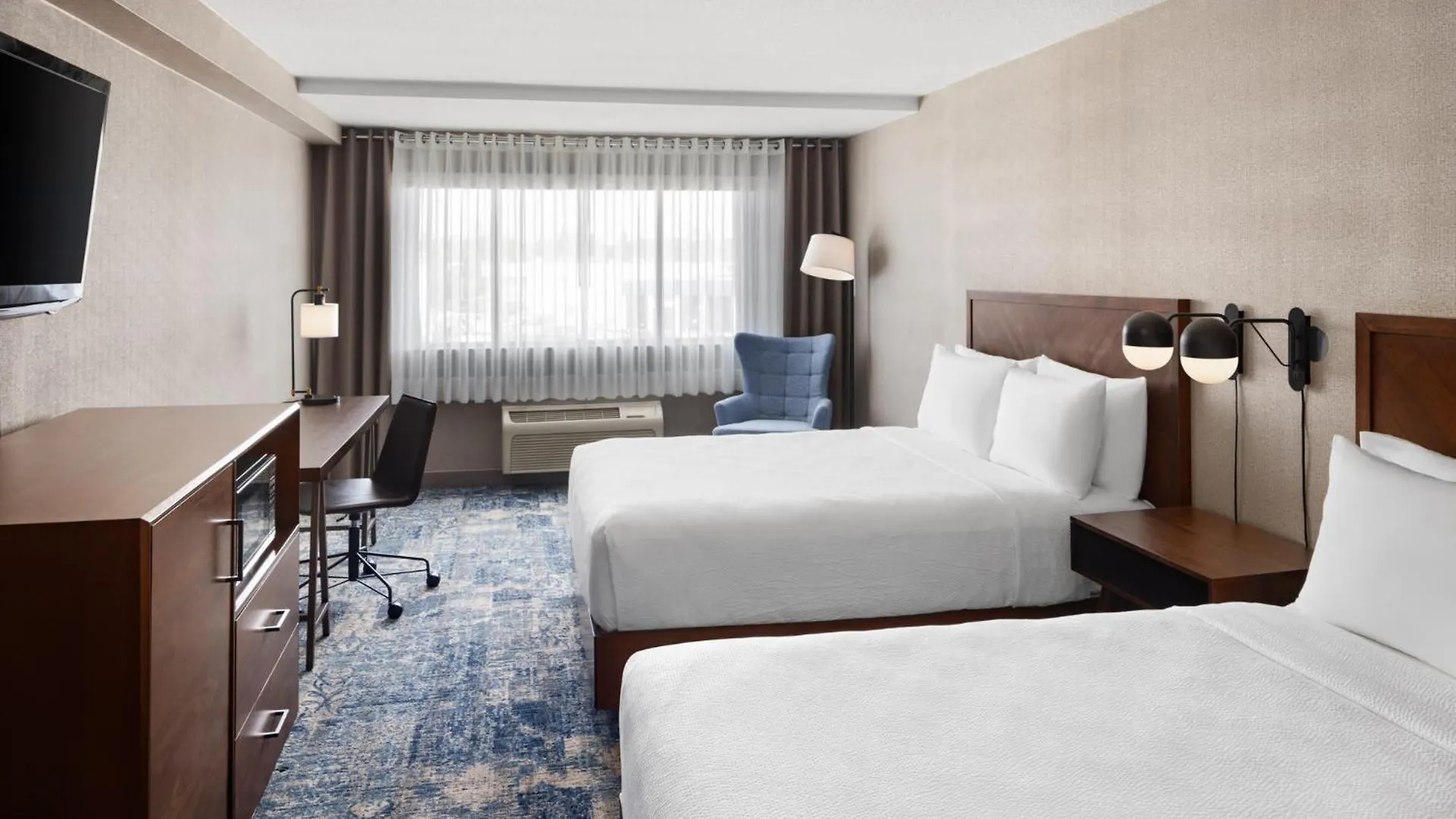 Four Points By Sheraton Edmonton South
