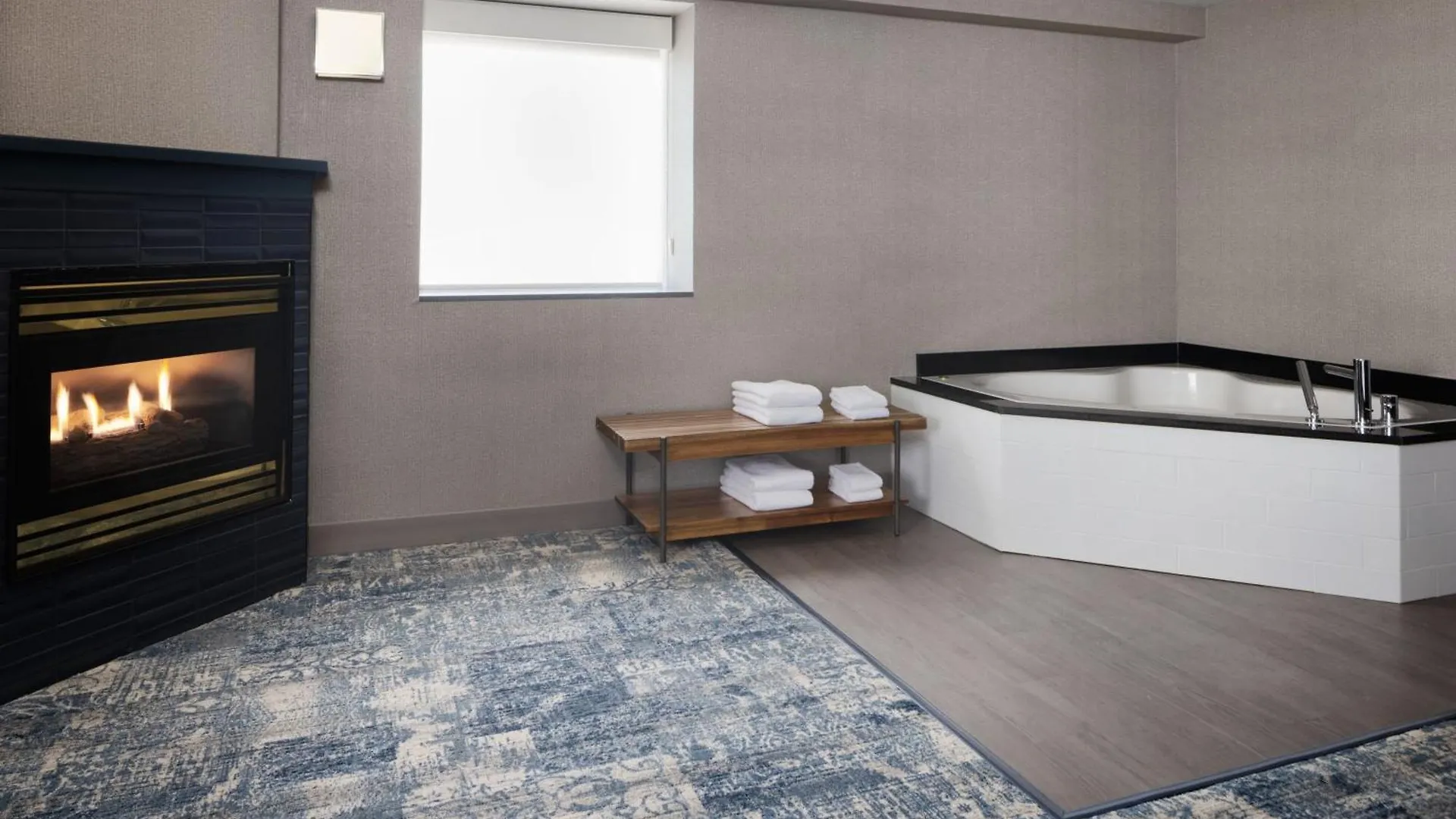 Four Points By Sheraton Edmonton South
