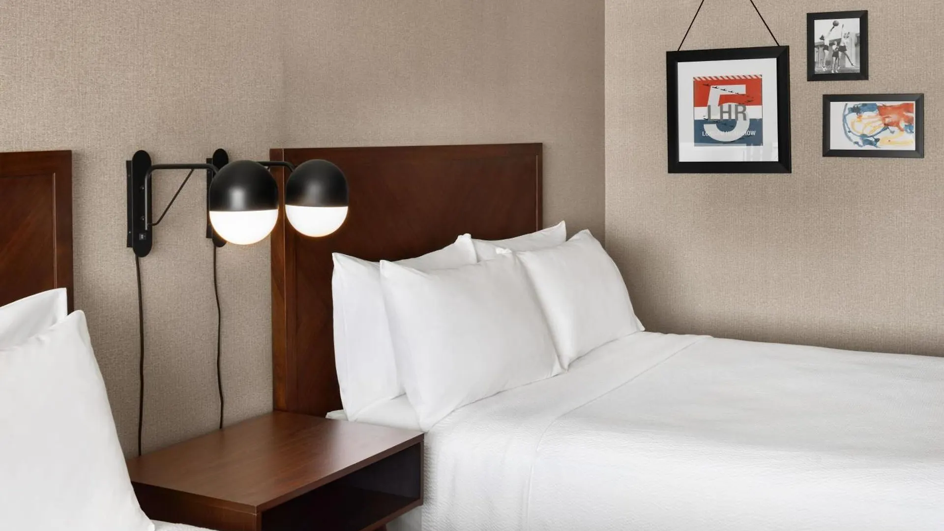 Four Points By Sheraton Edmonton South 3*,