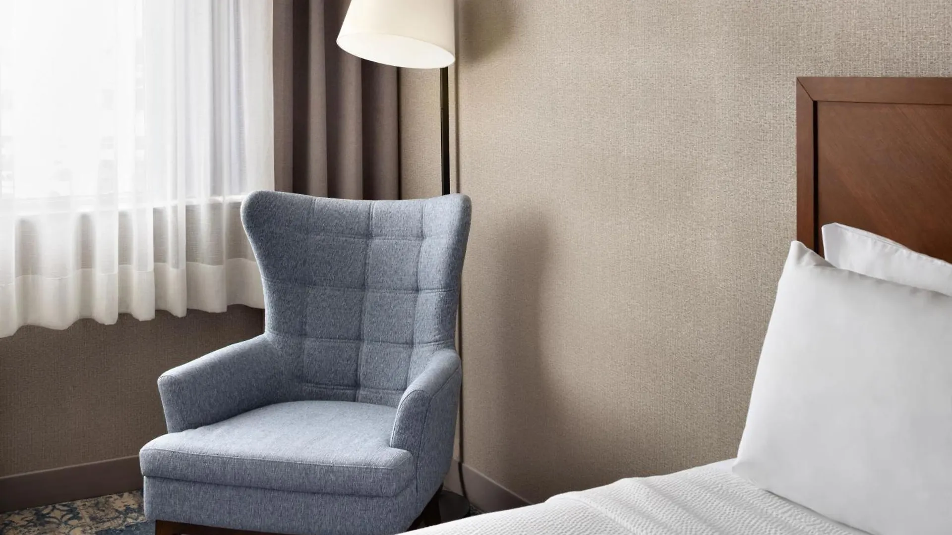 Hotel Four Points By Sheraton Edmonton South