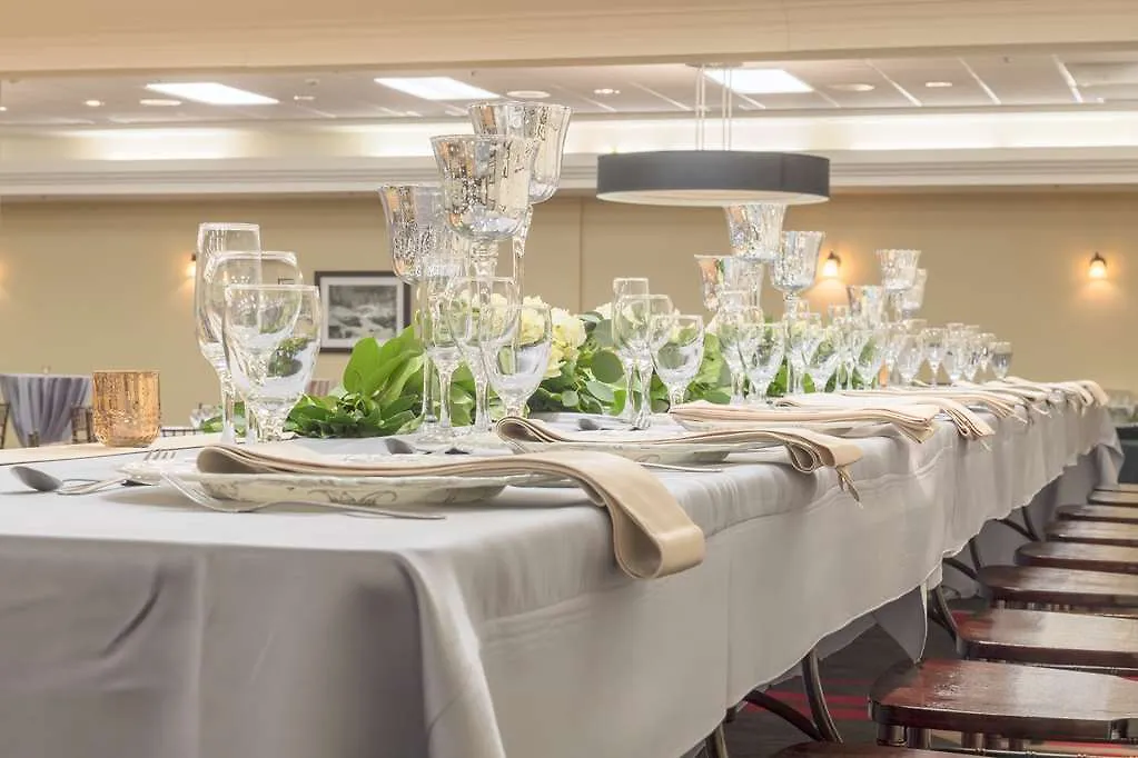 Four Points By Sheraton Edmonton South