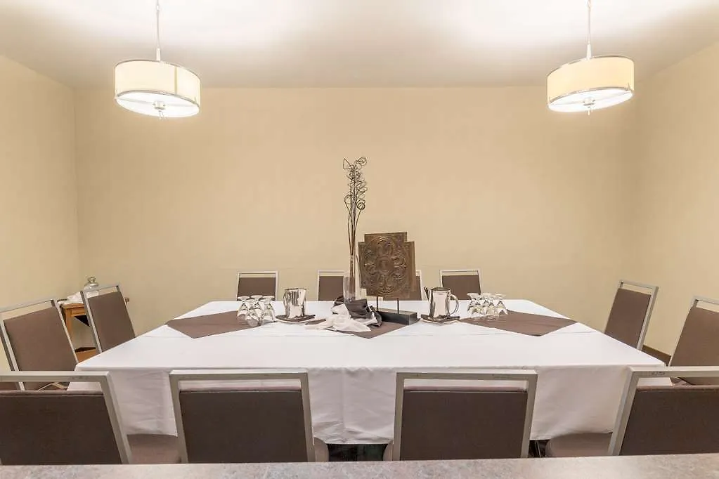 Hotel Four Points By Sheraton Edmonton South
