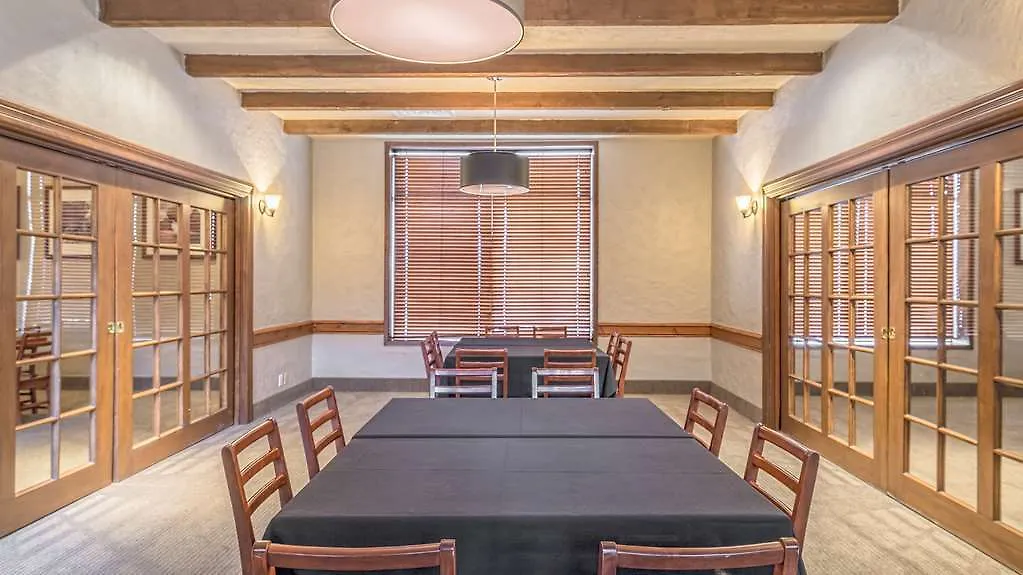 Four Points By Sheraton Edmonton South 3*,  Canada