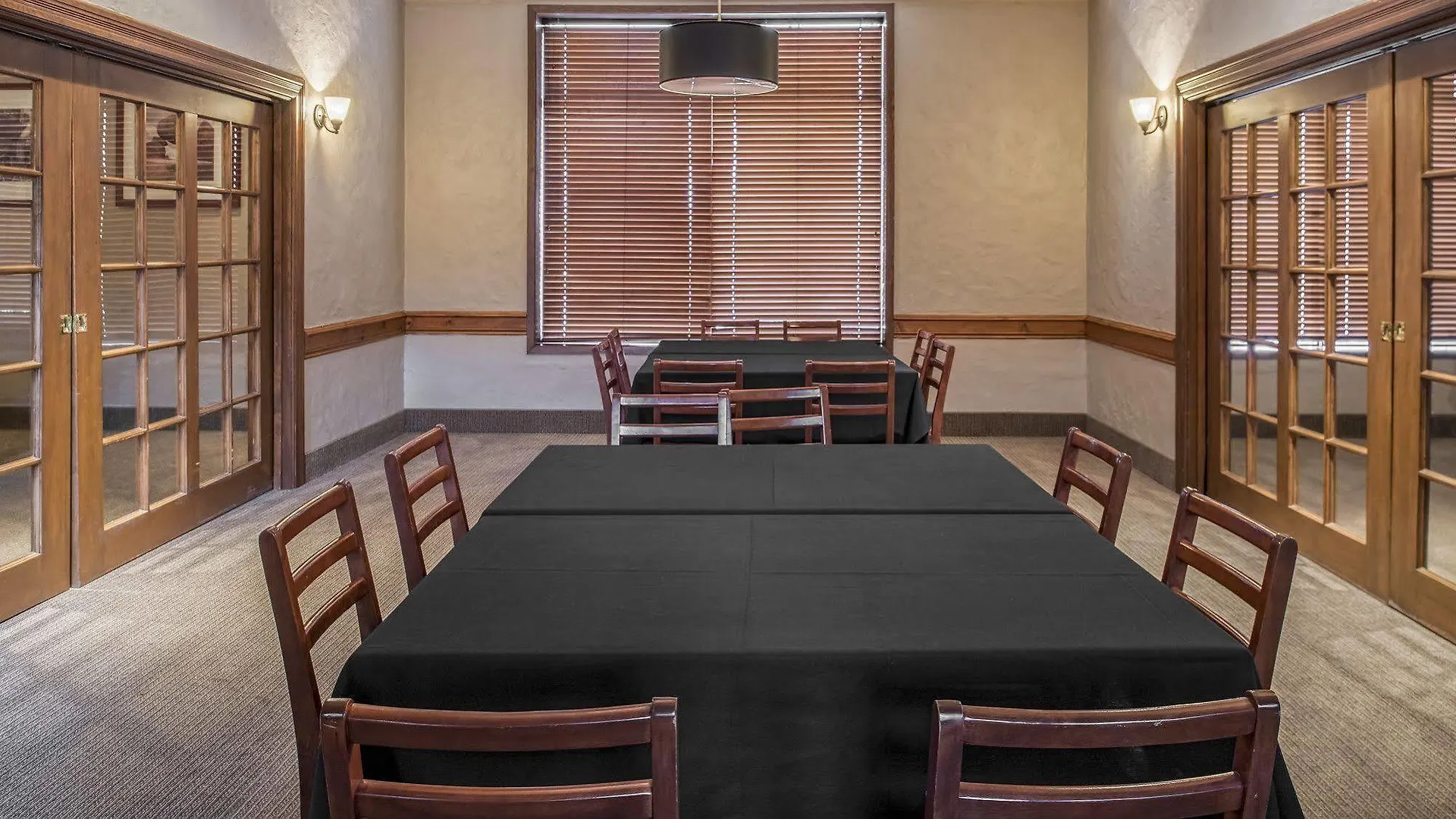 Four Points By Sheraton Edmonton South